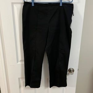 Gap black capri pants